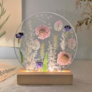 Handmade Pressed Flower Night Light,Floral Night Lamp,Resin Lamp,Custom Night Light,Home Decor,Housewarming,Dried Flower Night Lamp